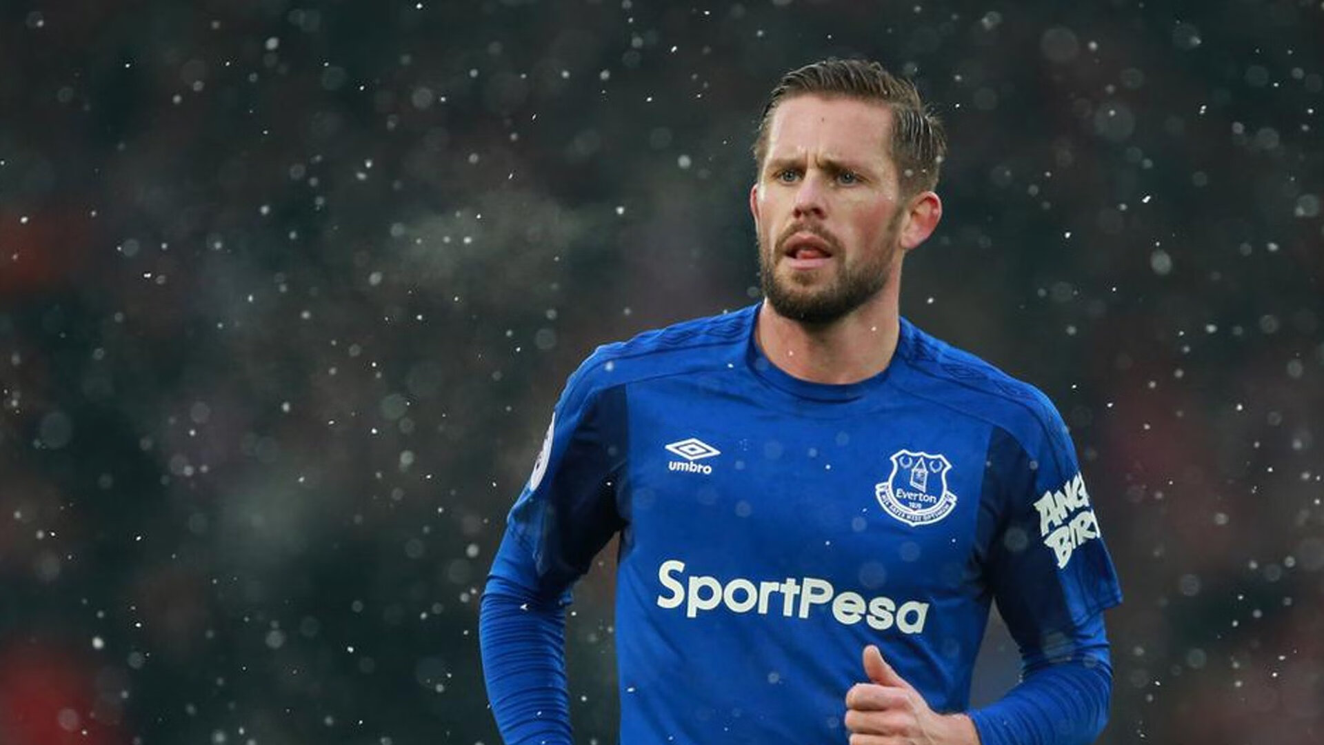 曼联6000万冲冬窗首签,22岁中场成救赎目标,曼联冬窗引援目标